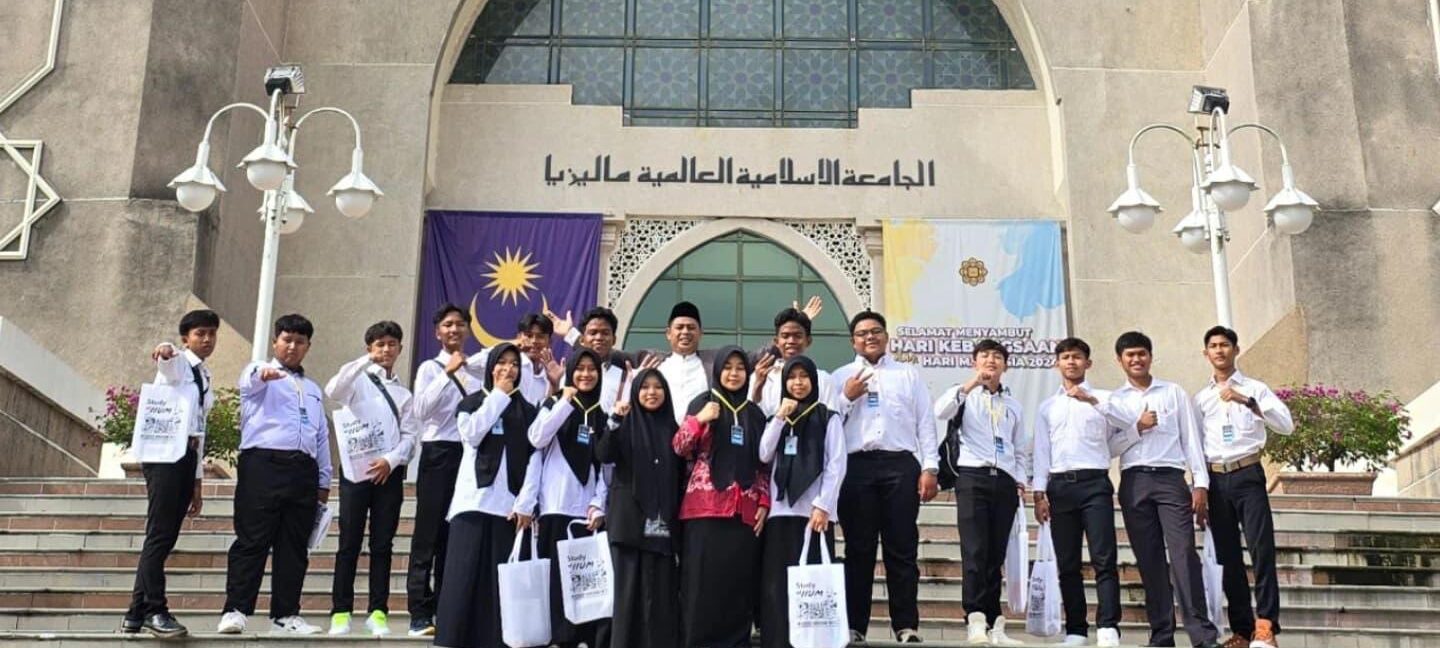 Ketika Alumni Menjadi Cermin Pendidikan Pesantren